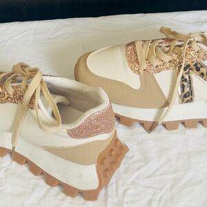 Stylish Women's Sneakers in Tan and Gold